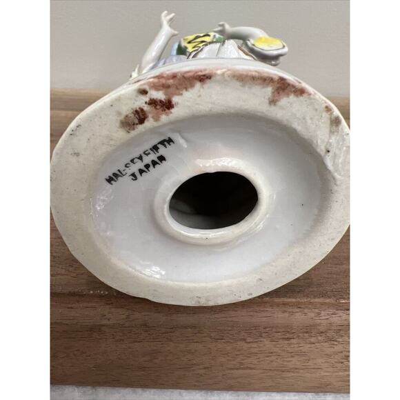 Vtg 8" Woman in Blue Hat Gold Trim Figurine Made in Japan Hand Painted Porcelain - Picture 15 of 15